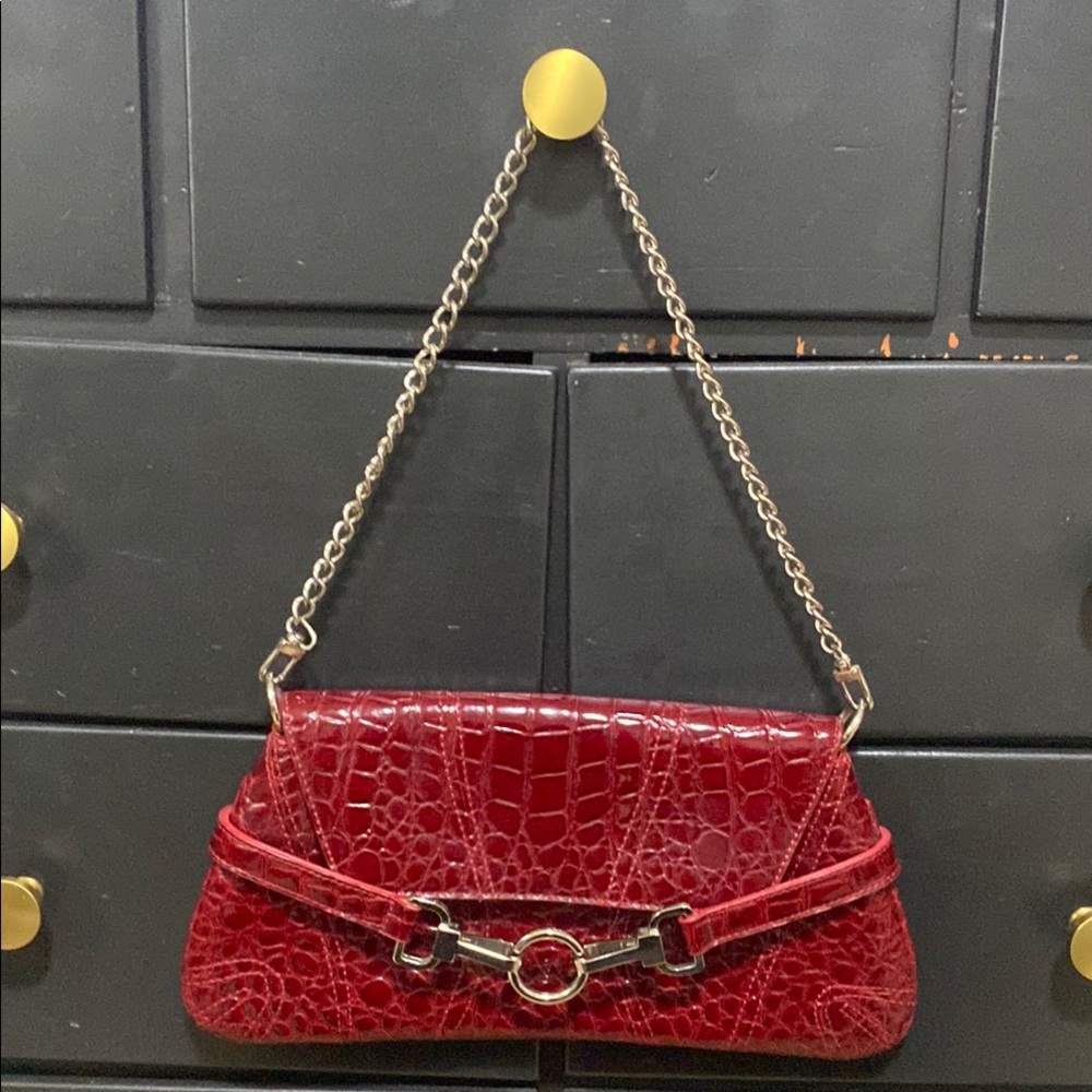 Stylish red shoulder bag